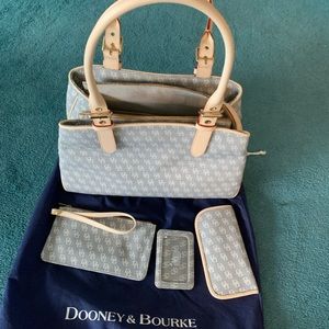 Brand new, never used Dooney & Bourke beige handbag